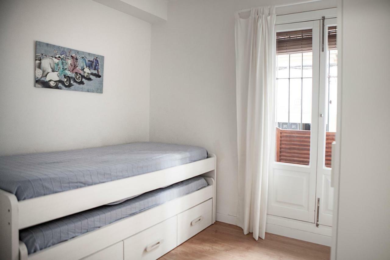 Apartamento Mendoza Севилья Экстерьер фото